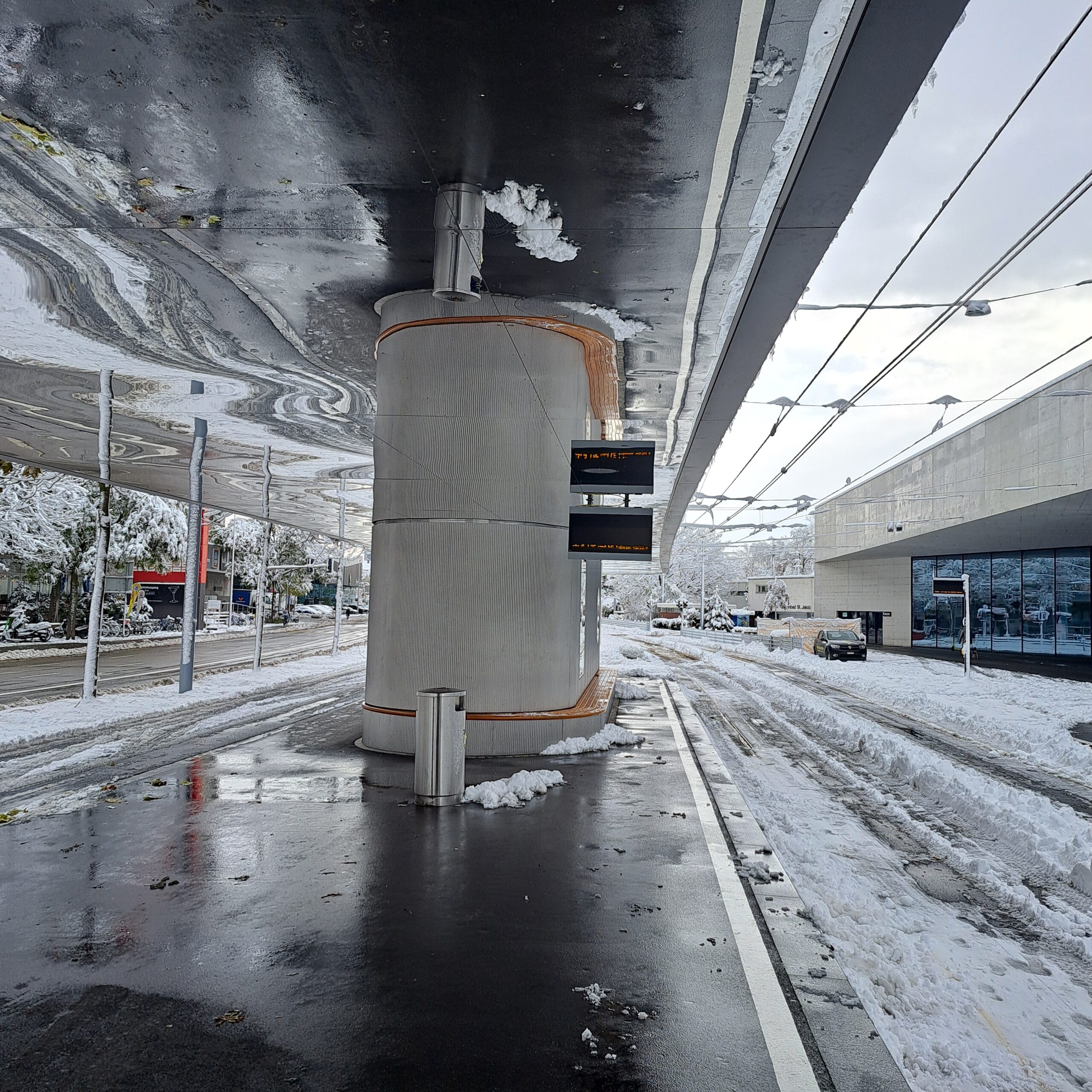 Tramwartehalle St. Jakob